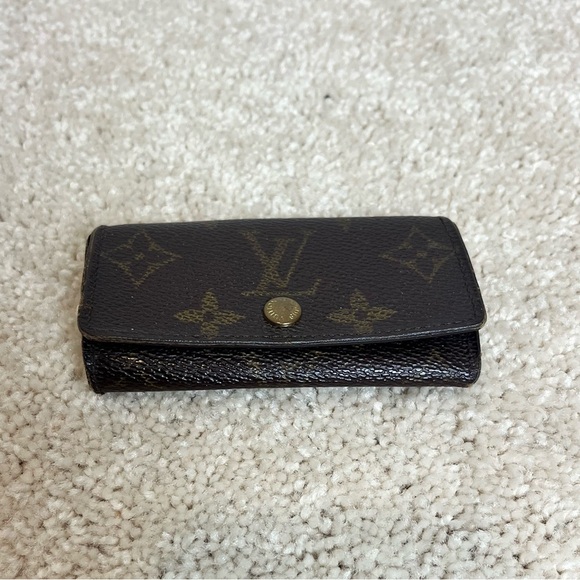 Authentic Louis Vuitton Monogram Key Case 4 Rings - Picture 1 of 9